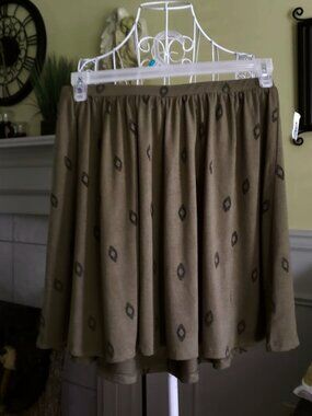 NWT Old Navy green and black short skirt sz Medium